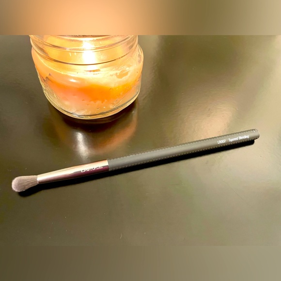 LARUCE LR007 Tapered Blending Brush - Picture 1 of 2
